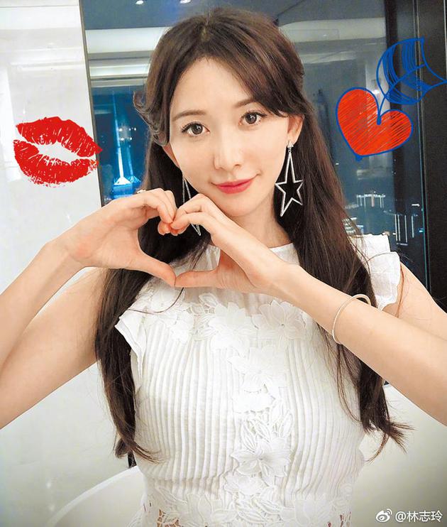 複製媽媽美貌！48歲女星暖心告白「換媽媽對我撒嬌」　曬30多年前童年照「瞇眼大笑超活潑」爸媽眼裡滿滿寵愛