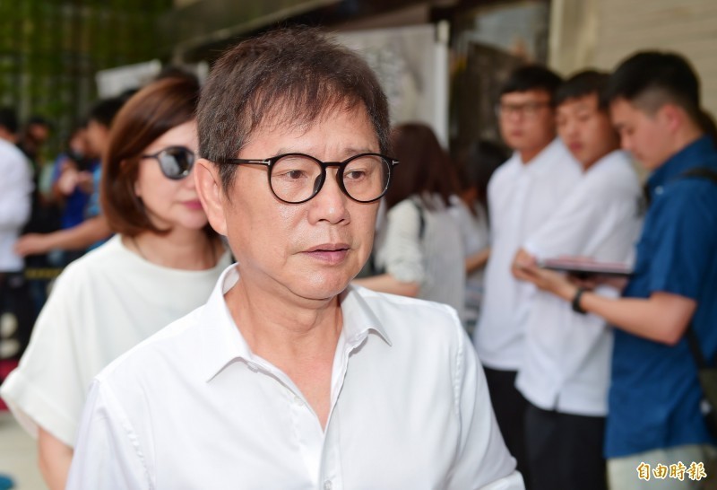 黃西田歌廳秀「拉拔豬哥亮」從此結下36年兄弟情　對方報恩「第一場嘉賓都是他」不捨好友消逝：最後一刻仍拼命賺錢