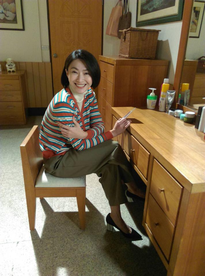 給雙親最好的！侯怡君「父全盲母智力退化」長照10年不敢看帳本　能聽「媽媽念人是幸福」42歲不敢嫁