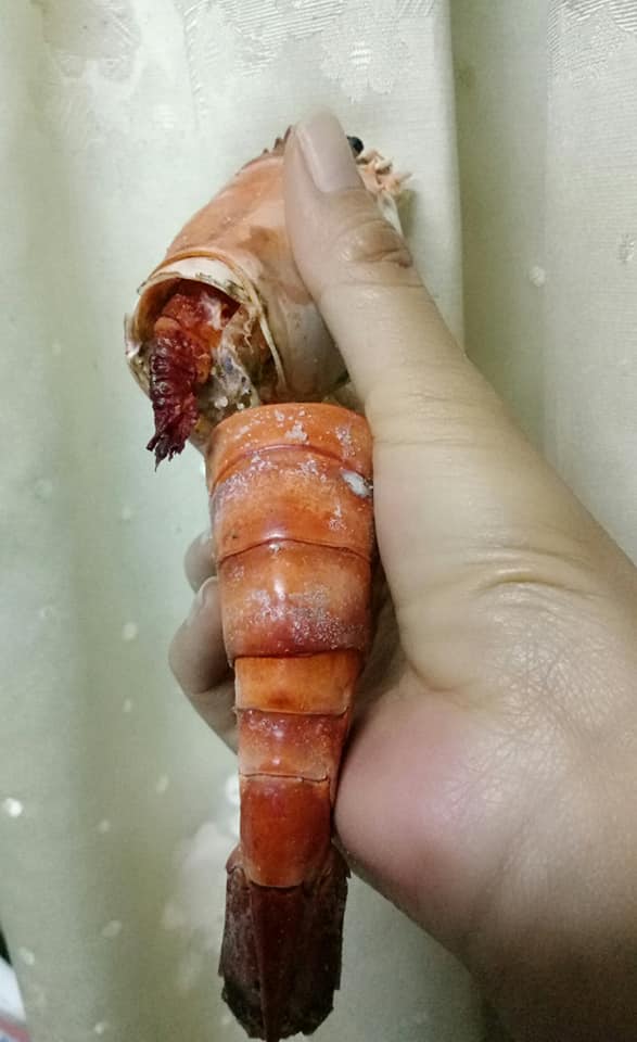 晚餐加菜！網友「買巴掌大巨蝦回家」開心撿到寶　煮熟後剝殼「瞬間愣在原地」哭笑不得：根本詐騙