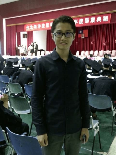 再也不想翹課！台灣「天菜級魅力教授」紅到別校　為了台灣「放棄高薪職業」網讚爆：真男人！