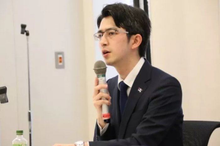 再也不想翹課！台灣「天菜級魅力教授」紅到別校　為了台灣「放棄高薪職業」網讚爆：真男人！