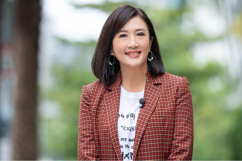住進安寧病房！方念華淚憶「母臨終難忍折磨」大喊我好痛　醫生一番話「終於讓她放過自己」