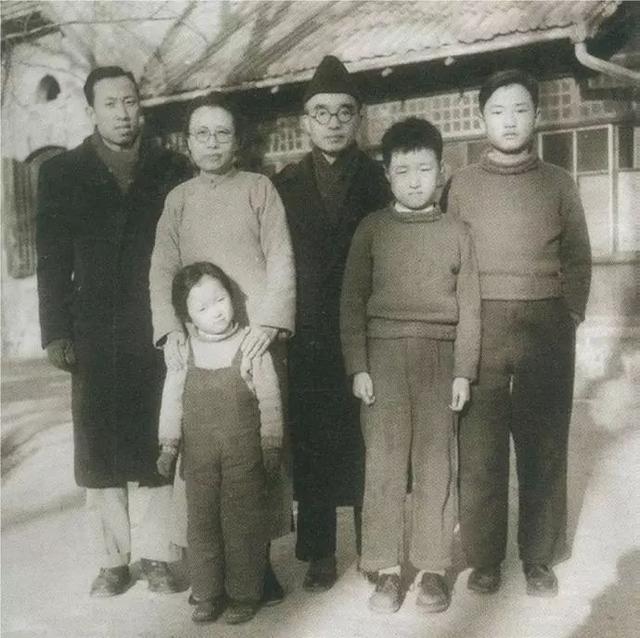 給彼此力量！朱自清妻帶六孩「攬下所有責任」捨當無憂女孩　夫走後「收好75封情書」孤身持家41年