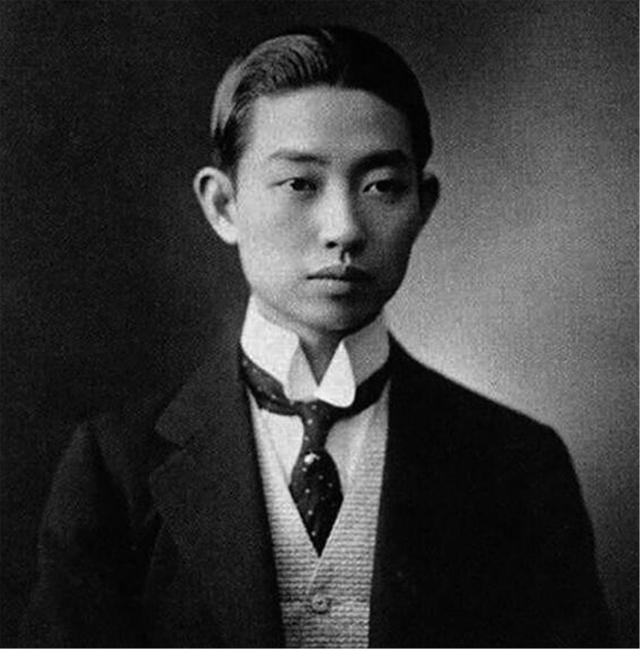 比瓊瑤劇還感人！「2女共侍一夫」卻情同姐妹，生前3人行「走後還要同入一墓穴」