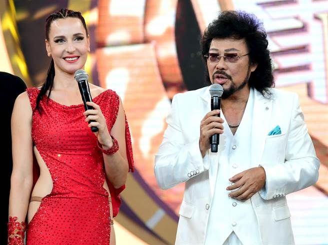離婚典範！張菲分開前妻30年「相處像家人」家族大事必現身　媳婦笑揭「公婆私下互動」：最棒的關係