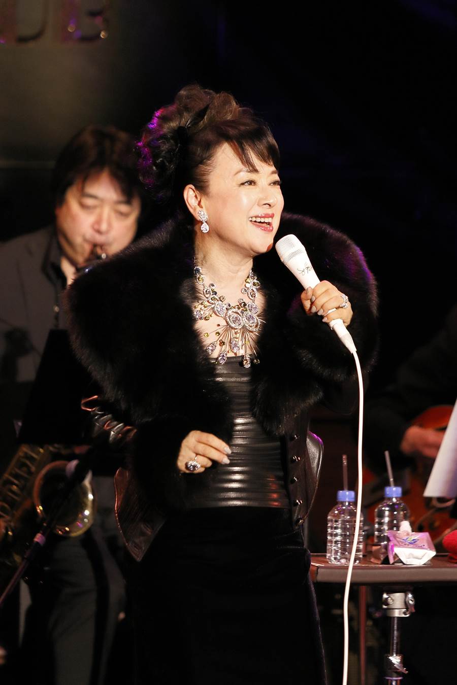 翁倩玉近況曝光！孤身20年「3毛孩作伴」不強求緣分　曝「樂活人生哲學」70歲超凍齡