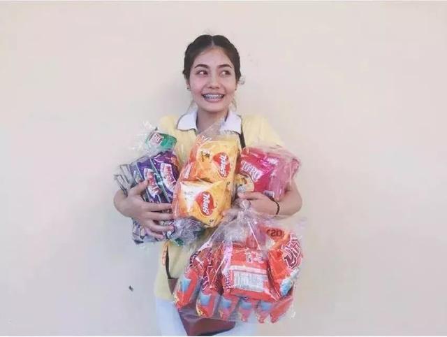 完美大逆襲！土氣「牙套妹」不甘平凡，發奮練出超辣身材「醜小鴨變白天鵝」奪下泰國環球小姐冠軍