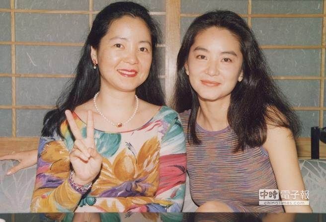 天賜的緣分！鄧麗君生前「和林青霞是多年閨蜜」　姊妹情深卻「愛上同個男人」：我願意讓給她