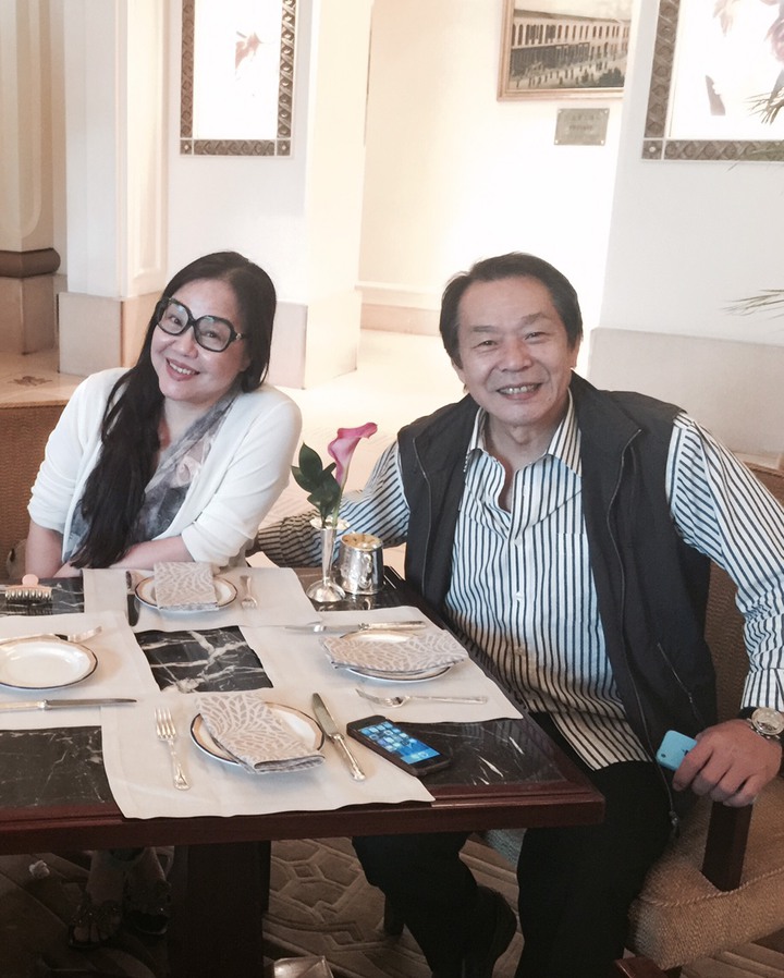 張魁愛妻「含金湯匙出身」千金背景曝光！倒追老公「結婚30年形影不離」　女兒笑虧：爸爸根本被寵壞