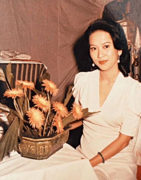 忍30年轉正宮！為丈夫癖好「終生穿塑身衣」4億遺產卻只分得1元　「因爭產與兒女公開決裂」鬧得滿城皆知