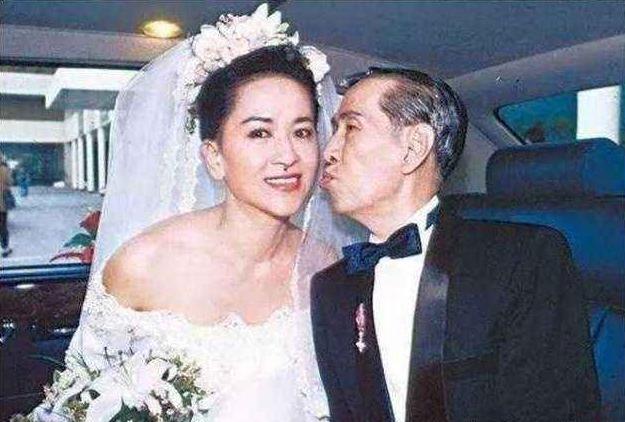 忍30年轉正宮！為丈夫癖好「終生穿塑身衣」4億遺產卻只分得1元　「因爭產與兒女公開決裂」鬧得滿城皆知