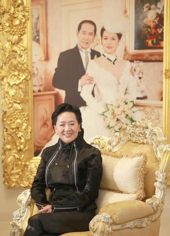 忍30年轉正宮！為丈夫癖好「終生穿塑身衣」4億遺產卻只分得1元　「因爭產與兒女公開決裂」鬧得滿城皆知