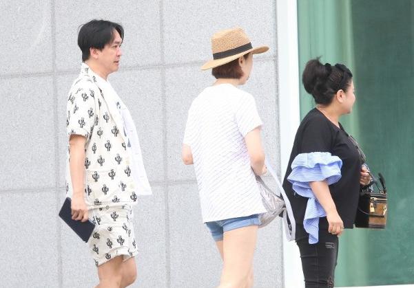 忍30年轉正宮！為丈夫癖好「終生穿塑身衣」4億遺產卻只分得1元　「因爭產與兒女公開決裂」鬧得滿城皆知