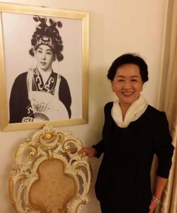 忍30年轉正宮！為丈夫癖好「終生穿塑身衣」4億遺產卻只分得1元　「因爭產與兒女公開決裂」鬧得滿城皆知