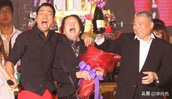 兄弟齊心！劉德華親弟叱吒商場「坐擁兩億身價」為人低調　打扮親民「留落腮鬍身材壯碩」享受人生