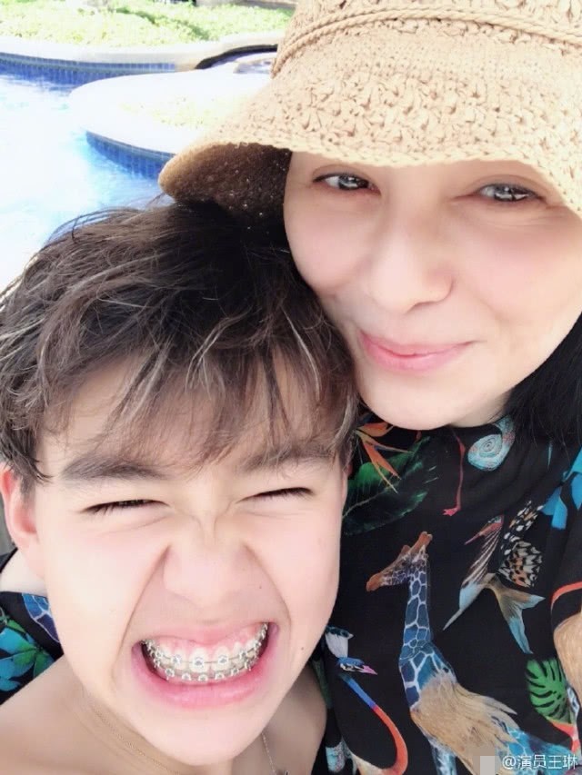 瓊瑤劇女星「單親養子」近況曝光49歲超凍齡　曬「母子鬥嘴」15歲愛子陽光笑容似男星