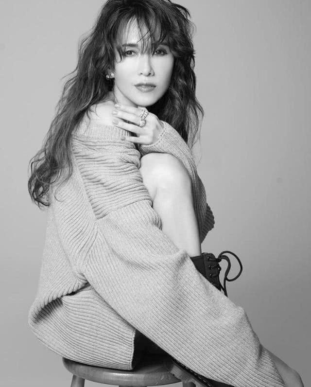 木村拓哉眼光太好！工藤靜香「婚後為愛淡出」　再現身「51歲露香肩秀美腿」辣回少女：絕美歌姬回來了