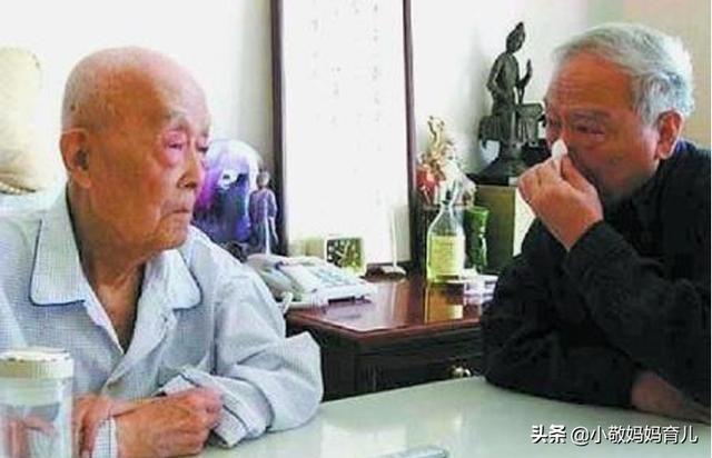 忘年之戀！70歲兒子戀上30歲保姆  父親無法理解，「老來得子」父子關係終破冰