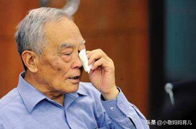 忘年之戀！70歲兒子戀上30歲保姆  父親無法理解，「老來得子」父子關係終破冰