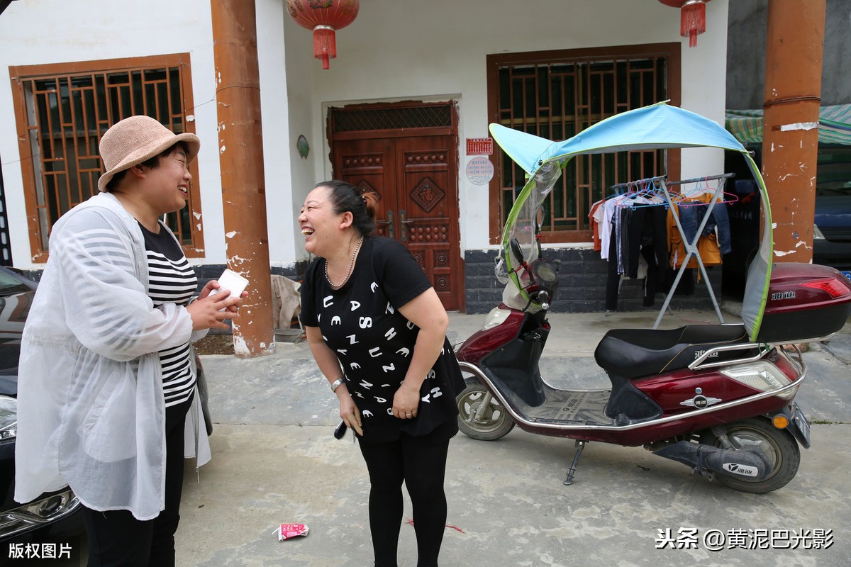 將錯就錯！女兒未滿2歲「前夫為小三趕妻出門」　氣不過理論竟「打錯電話」意外尋得此生所愛