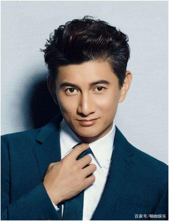 50歲吳奇隆終高調露面！扎小辮帥氣重現「蕭十一郎」經典，17年後「與逍遙侯相擁」引回憶