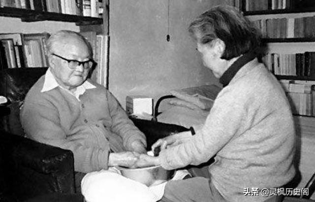 愛你是真，不原諒也是真！才子苦追女學生4年求「婚後卻移情別戀」　帶兒離開「無法灑脫離婚」：和解太難