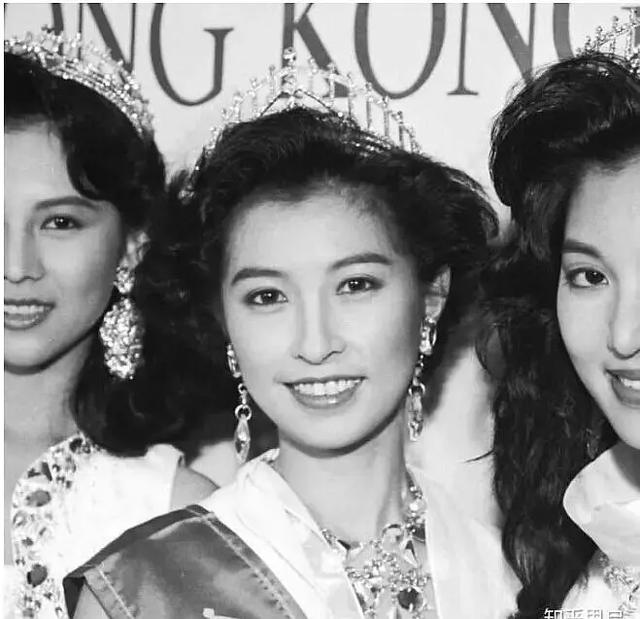 神仙眷侶！最高學歷港姐嫁影帝「22年婚姻甜如初戀」53歲眼裡仍藏愛「每年收到一件愛的禮物」
