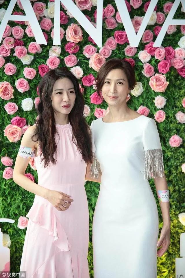 神仙眷侶！最高學歷港姐嫁影帝「22年婚姻甜如初戀」53歲眼裡仍藏愛「每年收到一件愛的禮物」