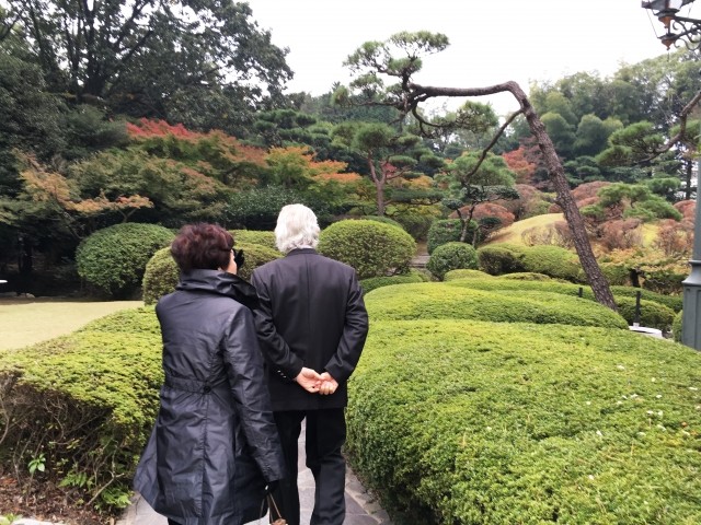 婆婆成天懷疑公公偷「在外面有人」56歲突然被離婚　她終日哭訴「晚年離異凄涼」兒子兒媳：爸的選擇沒錯