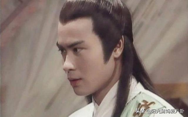 《步步驚心》八爺再當爸！「甜攬小21歲嬌妻秀恩愛」產後1年又報喜　大兒子「五官精緻似混血」全家福超吸睛