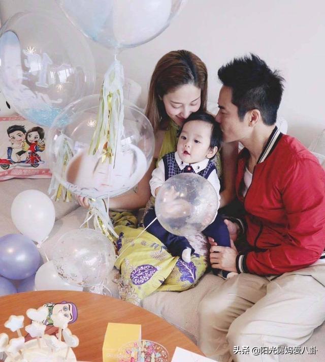 《步步驚心》八爺再當爸！「甜攬小21歲嬌妻秀恩愛」產後1年又報喜　大兒子「五官精緻似混血」全家福超吸睛