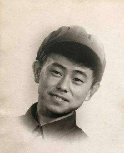 攜手39年！男星不得志「妻陪住8年廁所」　爆紅後自大嫌棄老婆「她包容忍讓2年」收心成寵妻好男人