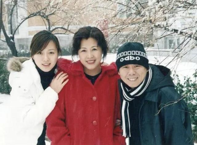 攜手39年！男星不得志「妻陪住8年廁所」　爆紅後自大嫌棄老婆「她包容忍讓2年」收心成寵妻好男人
