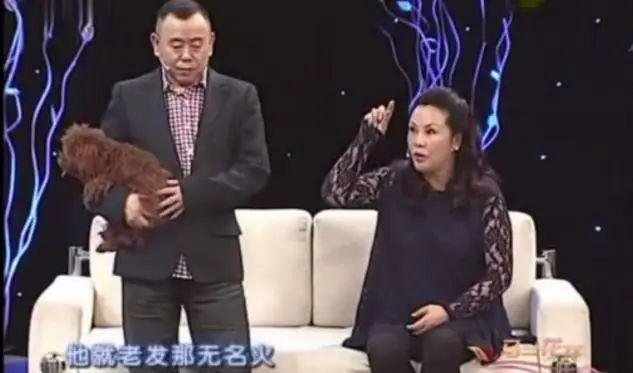 攜手39年！男星不得志「妻陪住8年廁所」　爆紅後自大嫌棄老婆「她包容忍讓2年」收心成寵妻好男人
