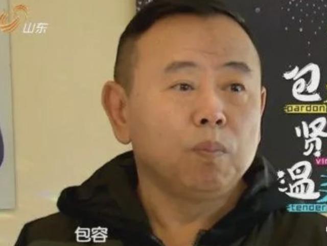 攜手39年！男星不得志「妻陪住8年廁所」　爆紅後自大嫌棄老婆「她包容忍讓2年」收心成寵妻好男人