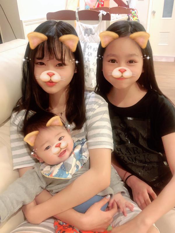 妳媽藝人了不起？白家綺女兒「在學校被同學排擠」回家不敢說　她坦言心疼：「我們就要刻意謙卑」