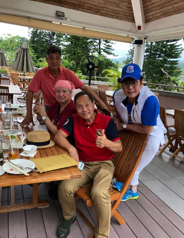 時隔30年再聚首！70歲譚詠麟曬「和老友聚餐照」洪金寶也在場　狀態年輕「勝過同年紀的人」享晚年愜意生活
