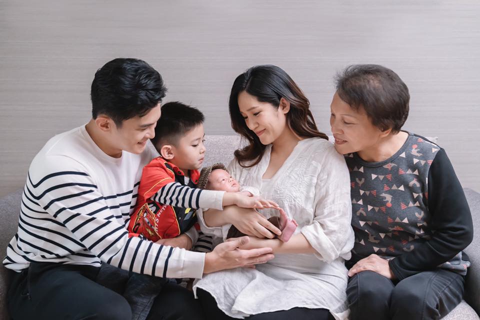 愛家好男人！Terry婚前允諾「絕不讓妳和孩子餓到」羅美玲點頭嫁　「總讓她先洗澡」包辦所有家務超寵妻小