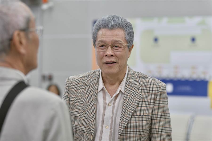 楊烈跨國婚40年「靠覺悟和堅持」謝日本妻不離棄！自曝文化差異大「為老婆做出改變」私下超寵愛