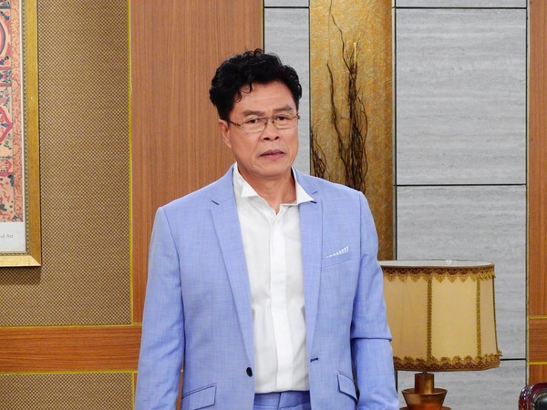 楊烈跨國婚40年「靠覺悟和堅持」謝日本妻不離棄！自曝文化差異大「為老婆做出改變」私下超寵愛
