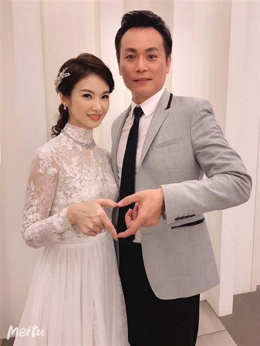 演藝圈大染缸！《炮仔聲》陳小菁堅持「20年不碰圈內人」拒男星告白　「親密戲必報備」 大12歲老公超放心