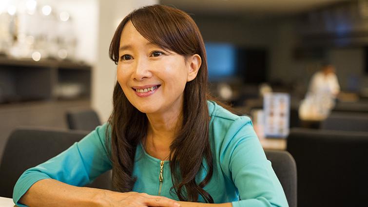 與鄧麗君齊名!在事業巔峰選擇「赴海外攻讀博士」 坐月子僅三天「把3兒全送進史丹佛」成最強媽媽