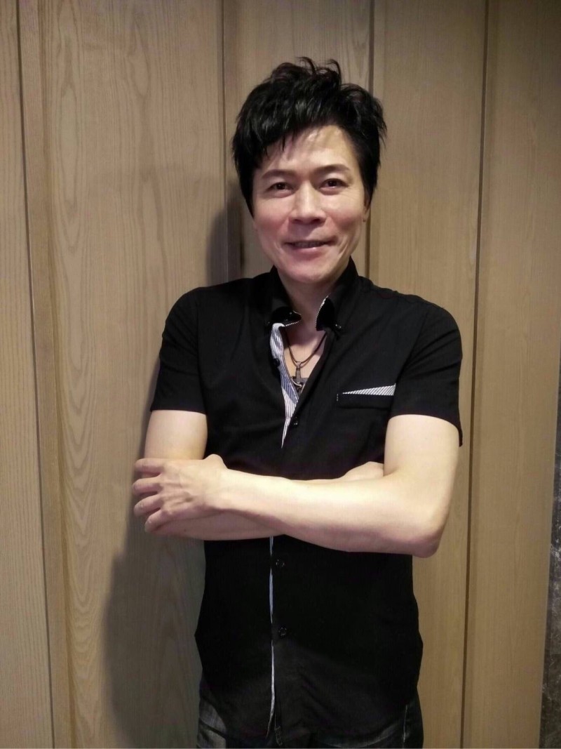 洪榮宏「曾恨爸爸洪一峰」13歲放他闖盪歌壇父子失聯　見媽媽「親自探病父親」終放下對他怨恨
