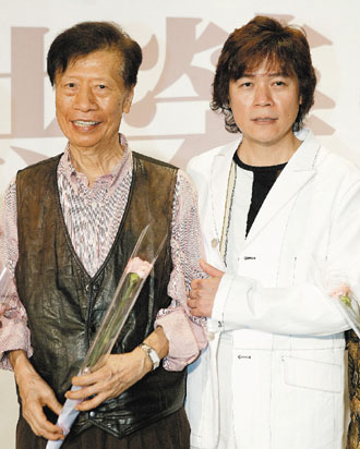 洪榮宏「曾恨爸爸洪一峰」13歲放他闖盪歌壇父子失聯　見媽媽「親自探病父親」終放下對他怨恨