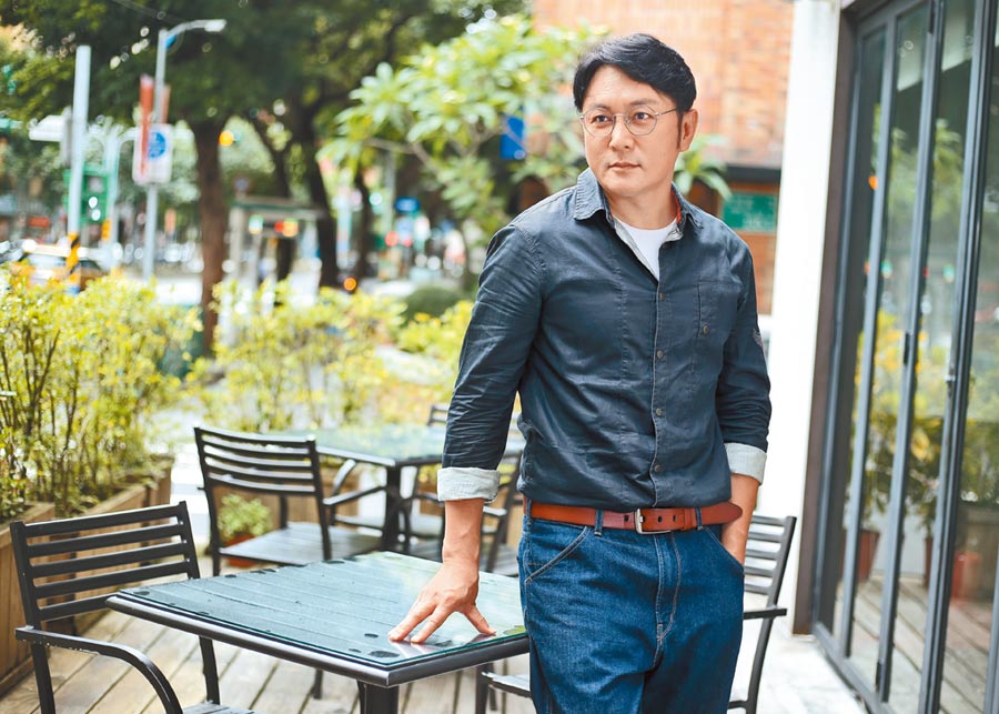 淡出本土劇10年！趙擎「為失智母重返台螢光幕」：想讓媽媽驕傲　穩交「小20歲大陸女友」對遠距戀愛有信心