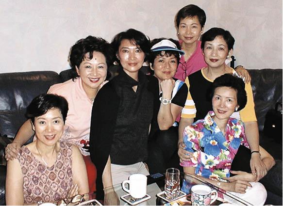 蕭芳芳傳奇一生！6歲出道右耳聽不見「愛過謝賢、秦祥林」　73歲仍優雅「再嫁多年好友」退休投身公益