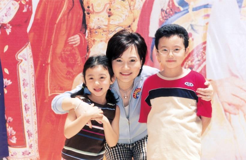 寵愛卻不溺愛！沈春華自認是「經濟能力較好」的家長　「每週零用錢金額」被狂讚：得到不是理所當然