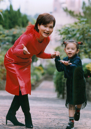 寵愛卻不溺愛！沈春華自認是「經濟能力較好」的家長　「每週零用錢金額」被狂讚：得到不是理所當然