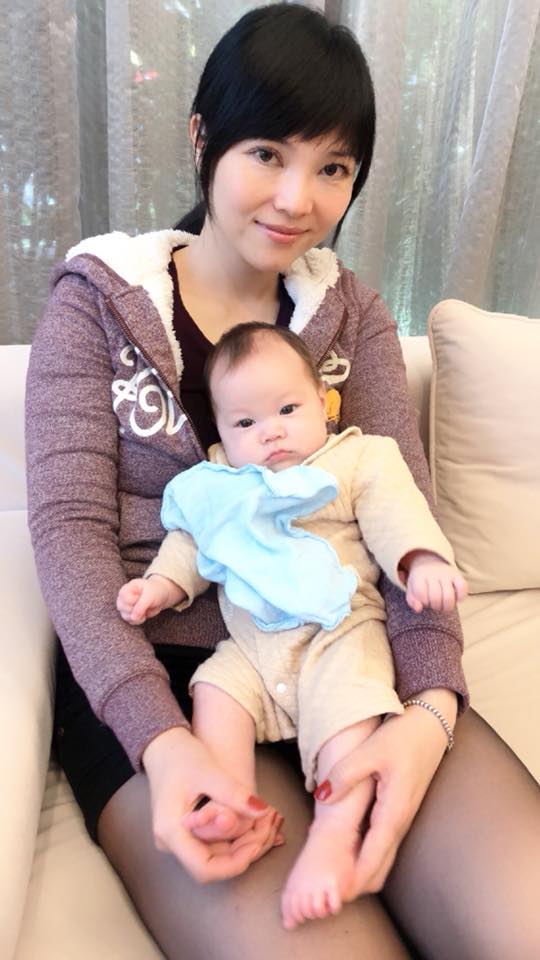 伊正寵女無極限！小16歲嫩妻吐心酸「睡覺抱不到尪」：像隔著太平洋　買新車「沒坐過副駕」全在後座當保姆